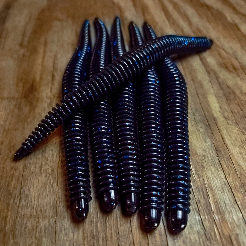 Black and Blue 6 Ribbed Worm (6pk)