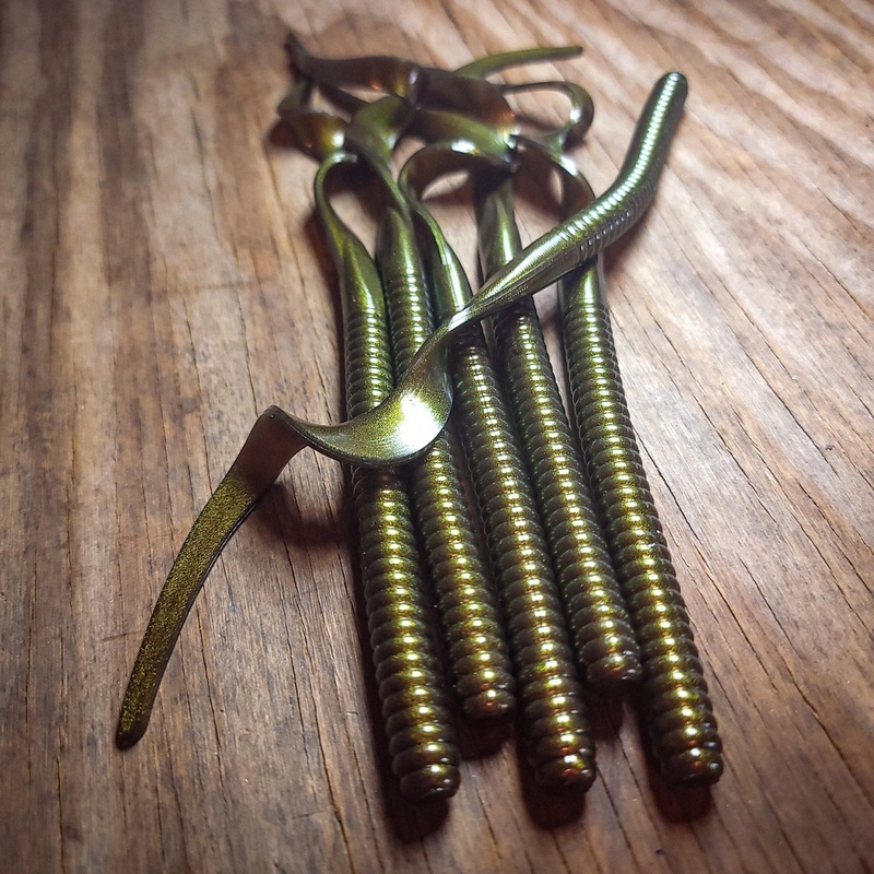 VooDoo Rusty Bullfrog 10 Ribbon Tail Worm Premium Series (6 pk)